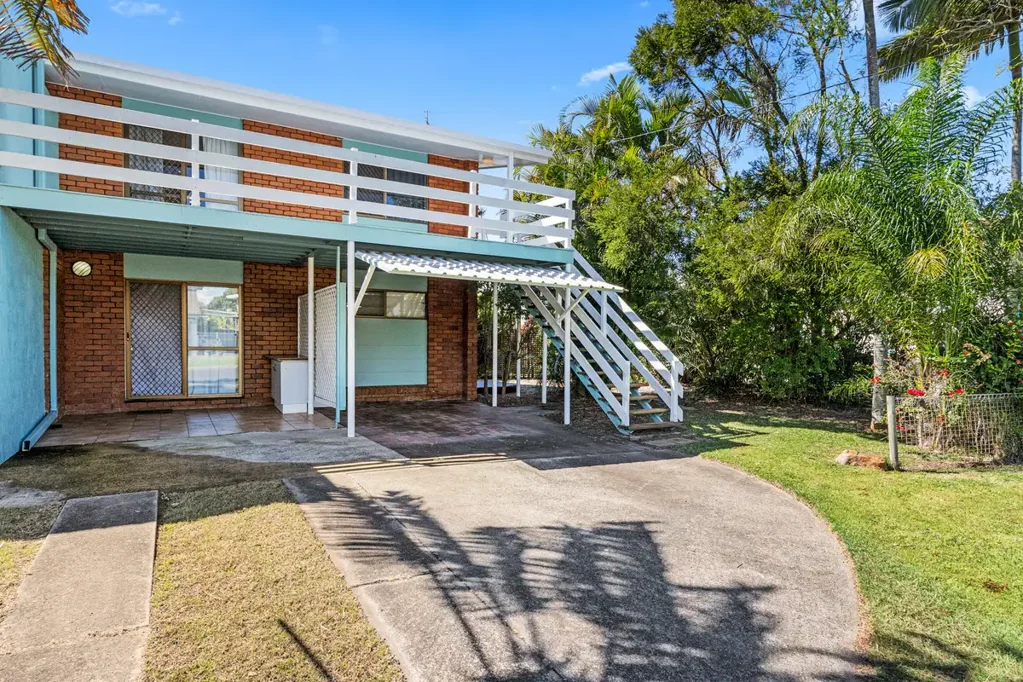 Urangan 3غرفة نوم BEAUTIFULLY PRESENTED TOWNHOUSE – WALK TO THE BEACH & MARINA
