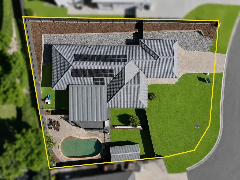 Robina 4ਬੈੱਡਰੂਮ Family Entertainer with Pool, Huge Shed & Caravan Parking in Prime Robina Location
