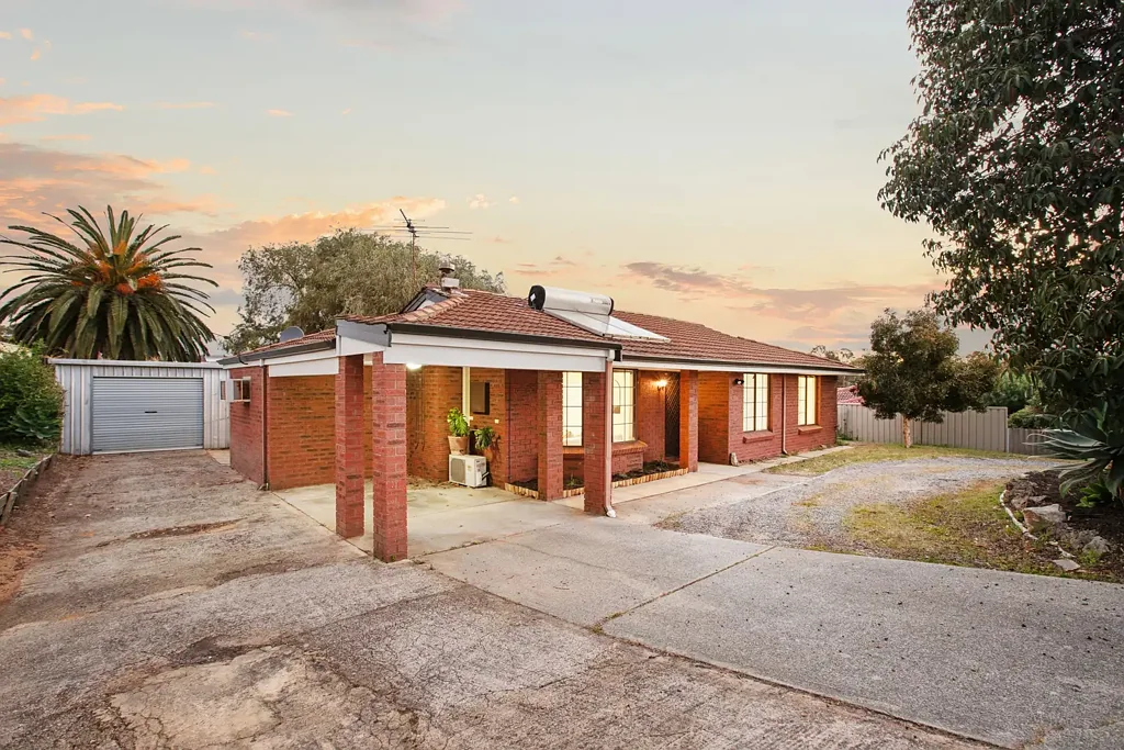 11 Challenger Avenue, Parmelia, WA 6167