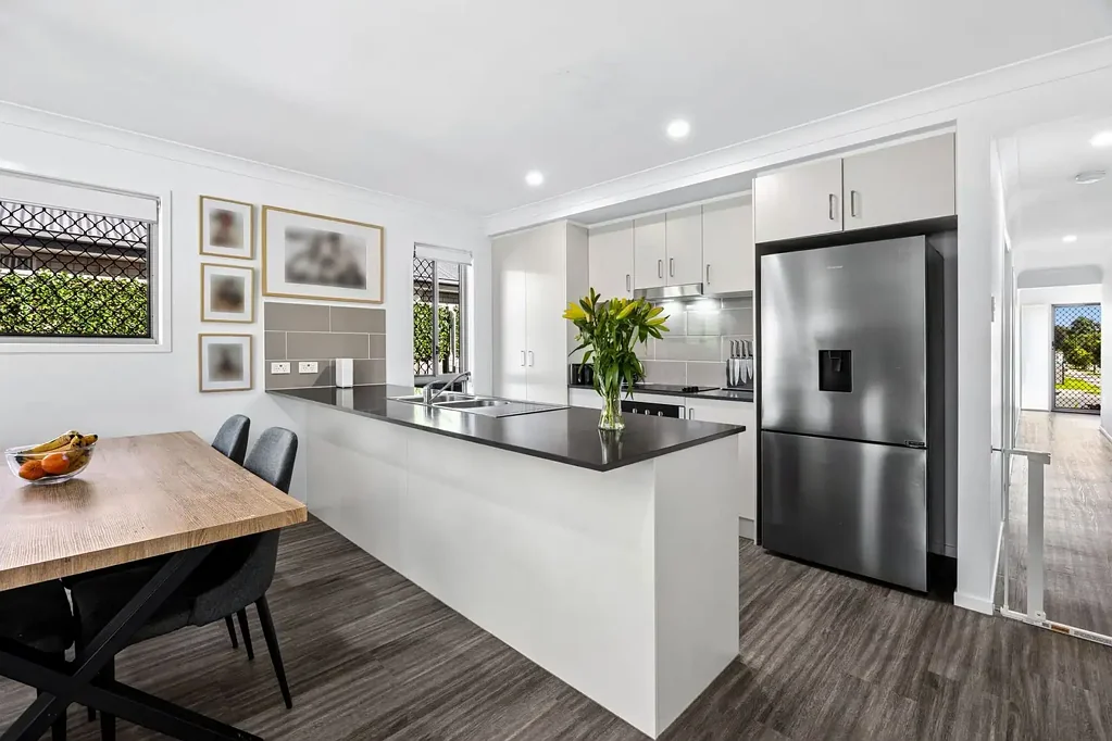 Palmview 4 Bedroom Easy, Low-Maintenance Living in Popular Palmview - REF: 4498