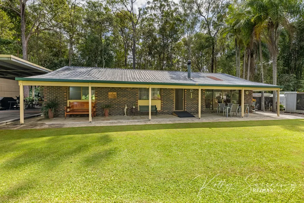 Upper Caboolture 3房  Tranquil Acreage Living with Endless Opportunities