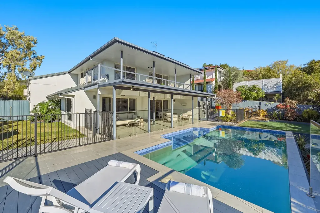 Mudgeeraba 4ห้องนอน A Tightly Held Family Haven in the Heart of Somerset - 17 Years of Memories, Ready for Its Next Chapter