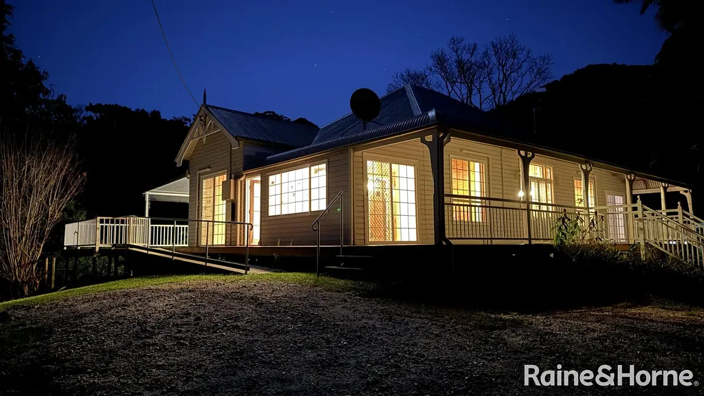 Nobbys Creek 7Zimmer 1914 Homestead Estate on 31 Flood-Free Acres