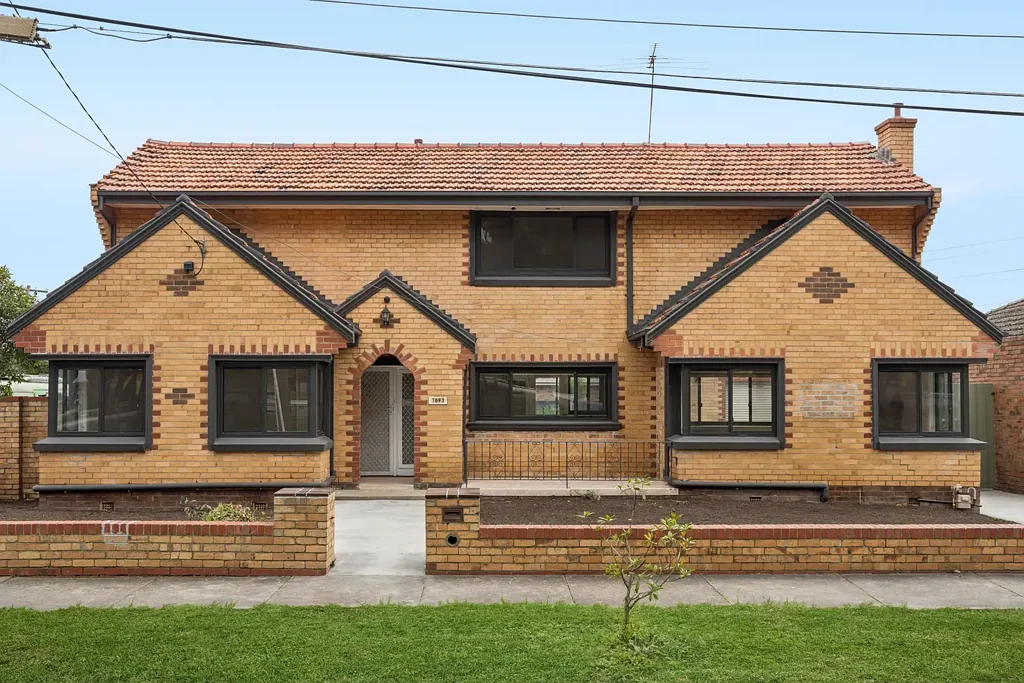 Grand Family Living Directly Opposite Keon Park Station!