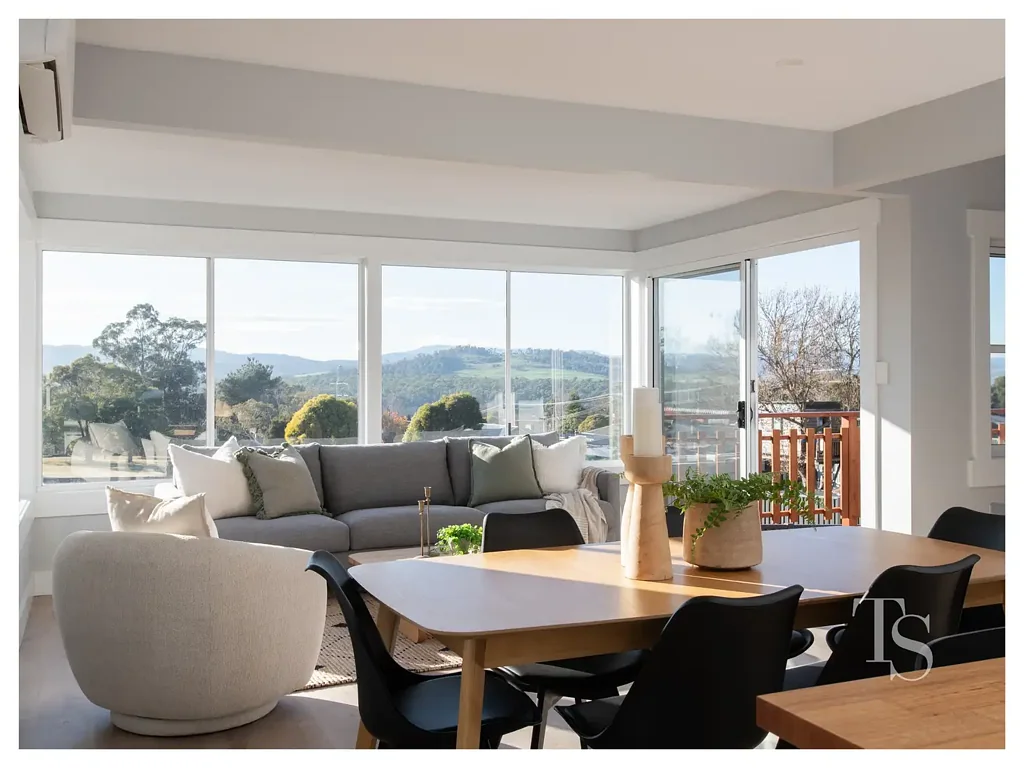 THIS SPACE: Luxury Home, Gorgeous Views
