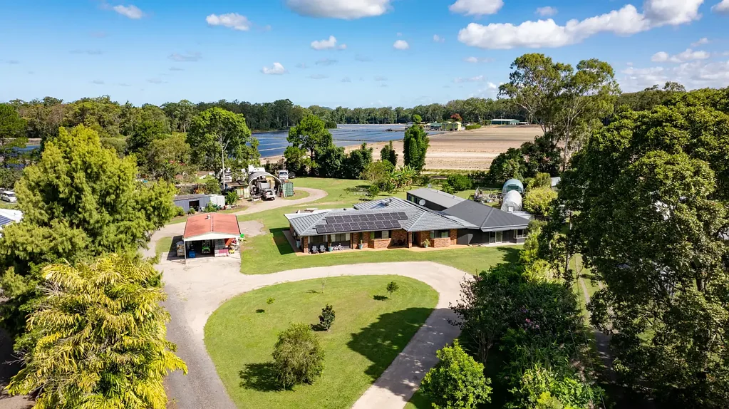 Beerwah 8 Bedroom Dual Living, Home Business Potential & Spacious Modern Comfort
