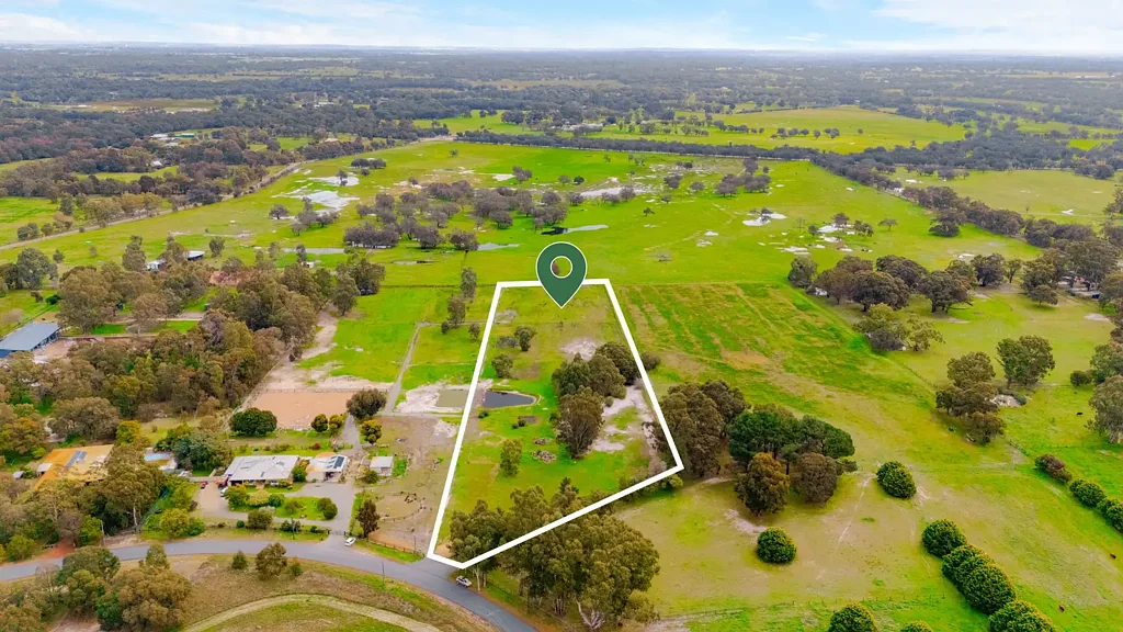 Serpentine Build your dream in Serpentine on 5 acres.