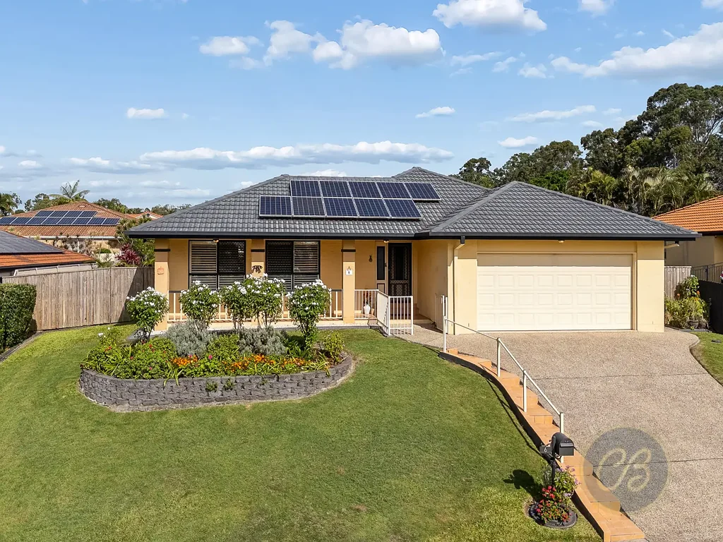 Albany Creek 4房 Albany Creek私享700m²地块 加热泳池 现代厨房 社区便利 自然环绕 Elevated Family Entertainer with Heated Pool & Privacy