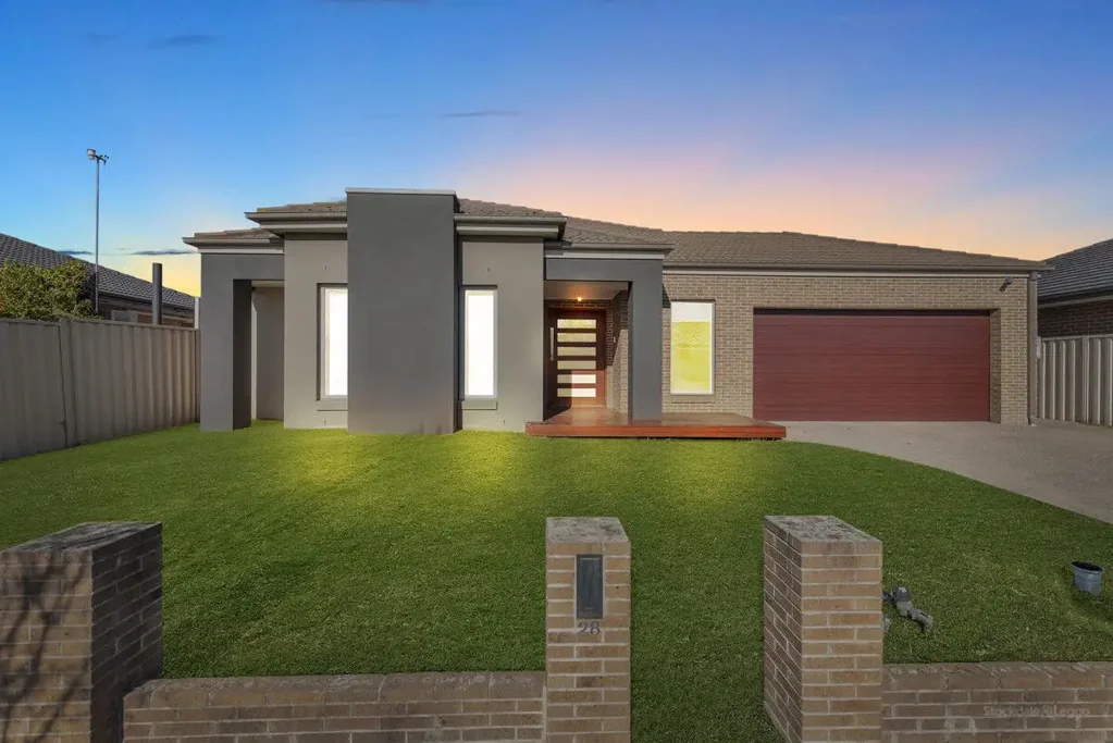 Pakenham 4 Bedroom Fantastic home in the sought after Caversham Estate