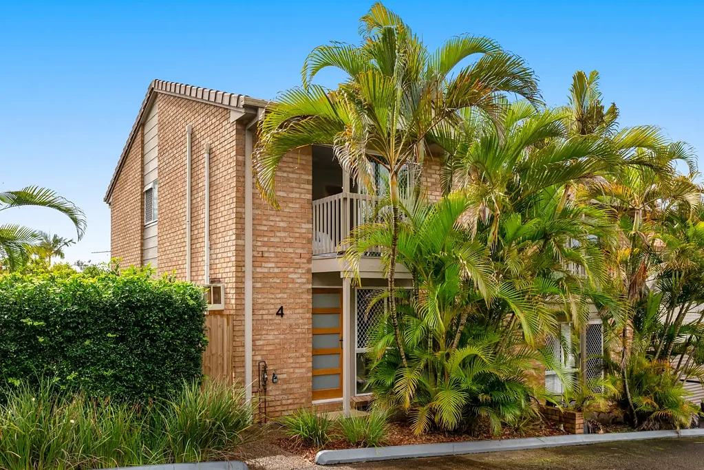 Carina Heights 3Kwarto Beautifully updated private townhouse with exceptional outdoor space
