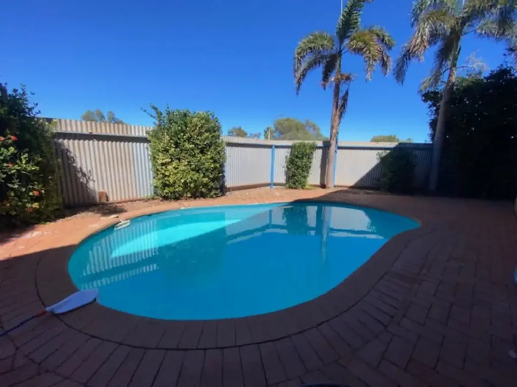 TRENDY PROPERTY IN A FANTASTIC LOCATION !!!