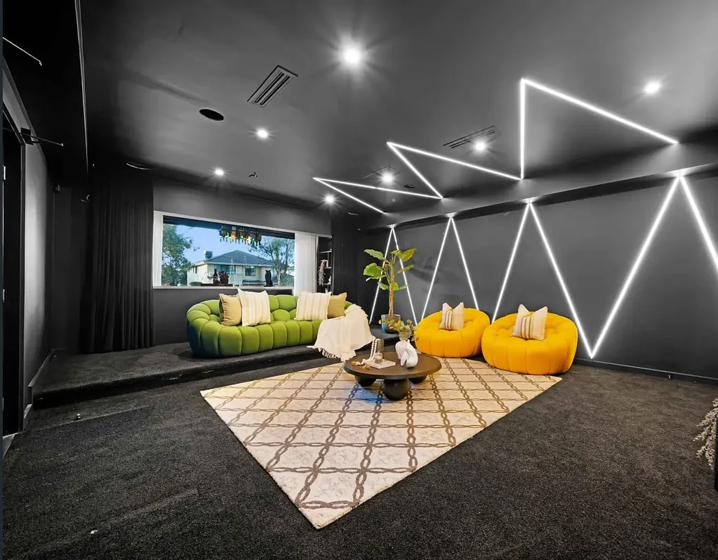 🏡✨ LUXURY LIVING IN SANCTUARY LAKES - MULTI‑LEVEL DESIGN, CINEMA, 4 BALCONIES & PREMIUM RENOVATIONS! ✨🏡