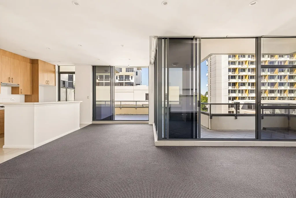 Top-floor penthouse with wrap-around terrace