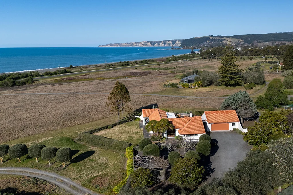 Te Awanga 4 Slaapkamer Your coastal oasis with income