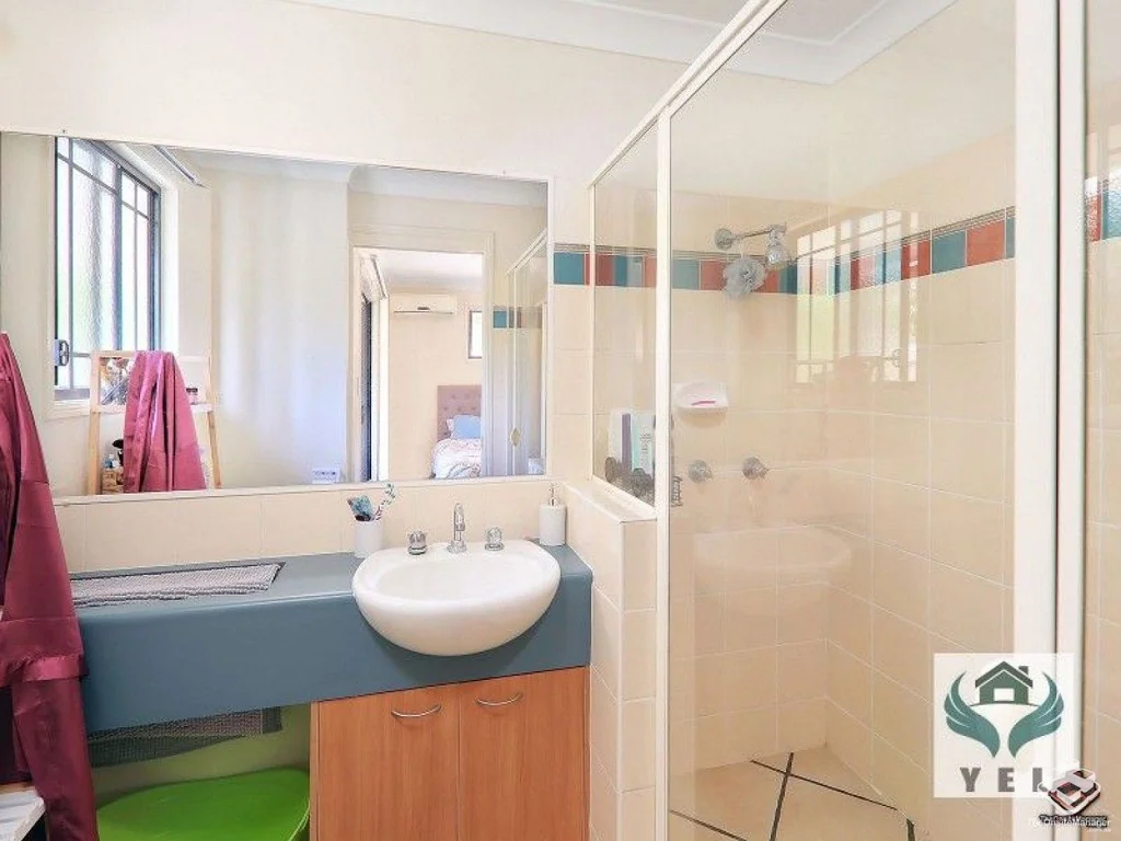 For Rent: Spacious 3 Bed, 2 Bath Townhouse in Prime Location