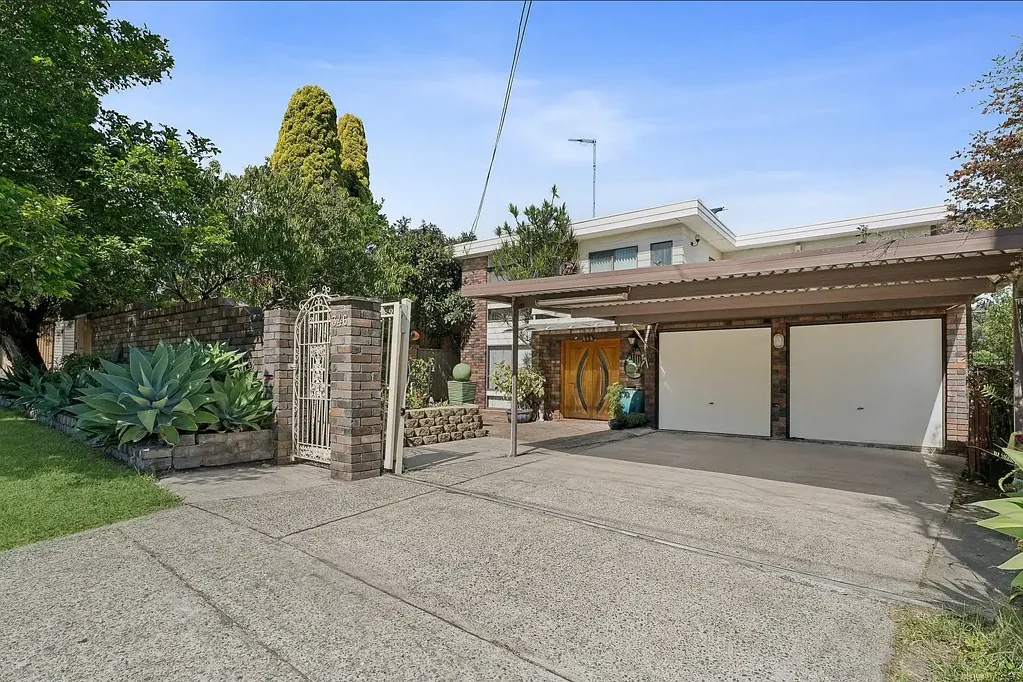 Condell Park 4Moenga Spacious Family Home with Pool on 557.4sqm & 15.24m Frontage