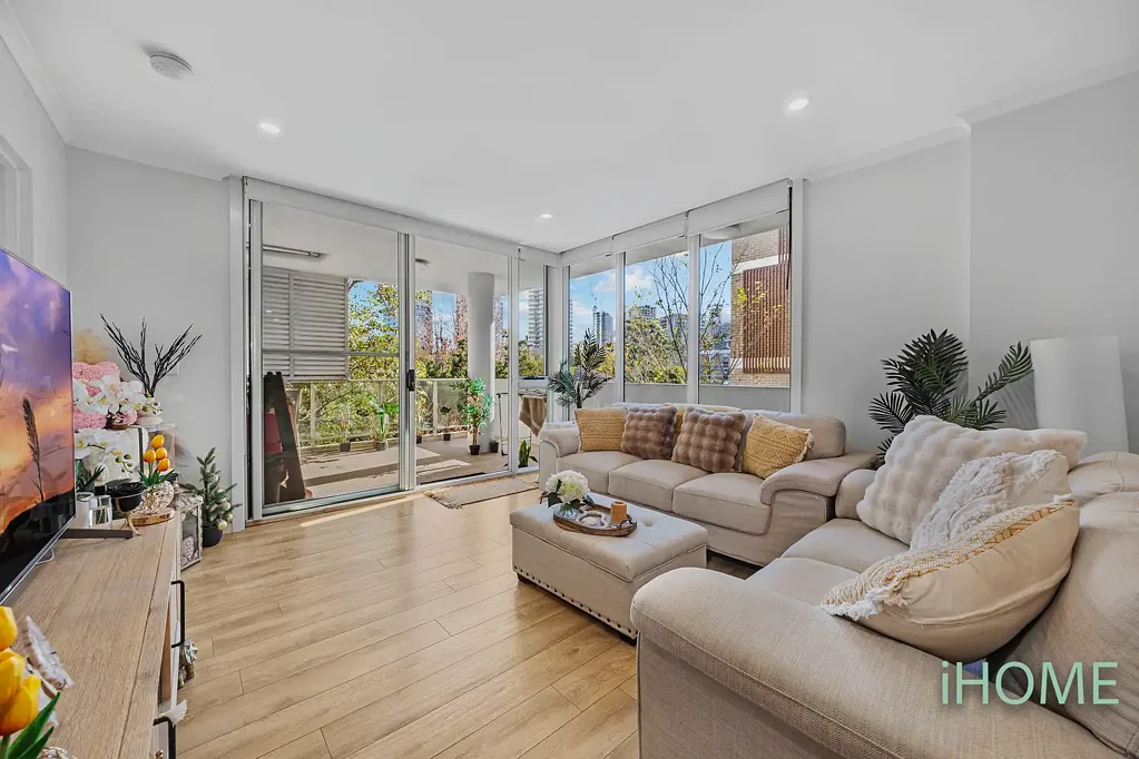 Epping 2 Bedroom Modrrn, Stylish Two Bedroom Apartment In Convenient Locale