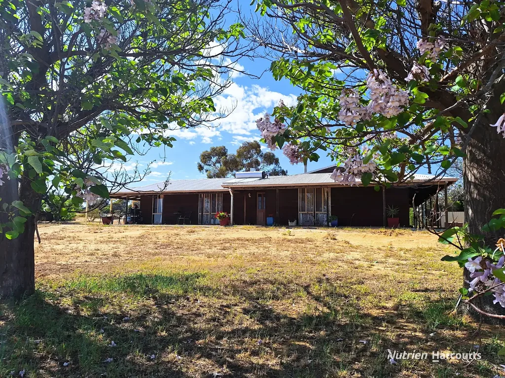 24194 Great Eastern Highway, Merredin, WA 6415