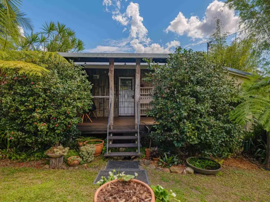 20 Browns Road, Victory Heights, QLD 4570