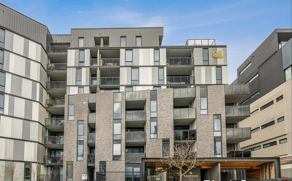 MODERN LIVING IN BOX HILL