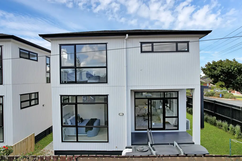 Papatoetoe 4Kwarto Newly Built Home in a Prime Papatoetoe Location!