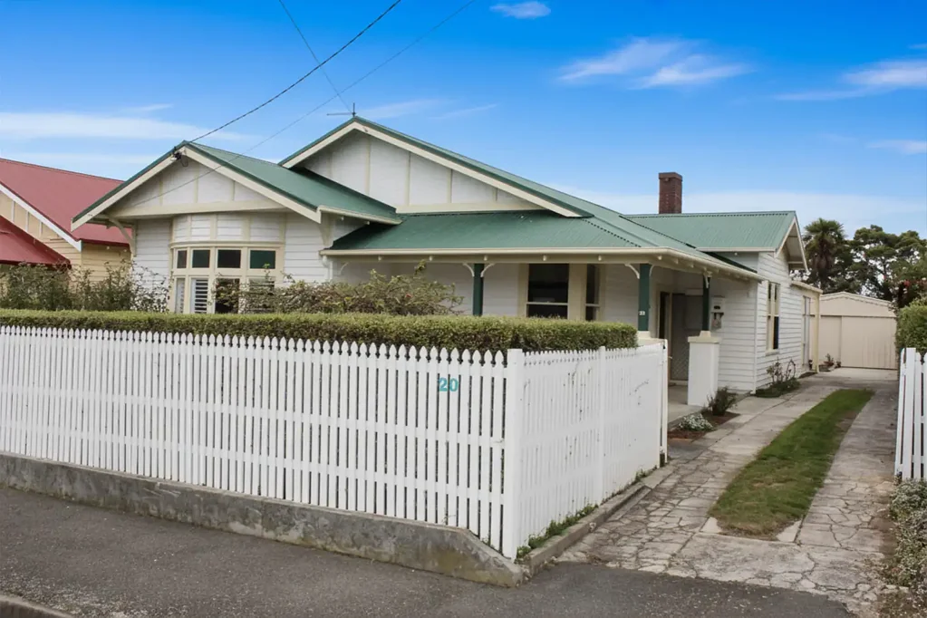 Kings Meadows 4房  Stunning spacious 1920's family home