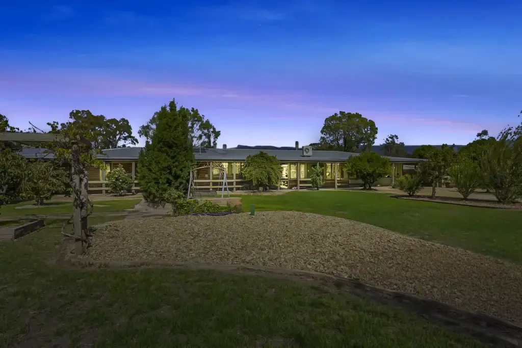 Pomonal Spectacular Grampians Lifestyle & Income Opportunity
