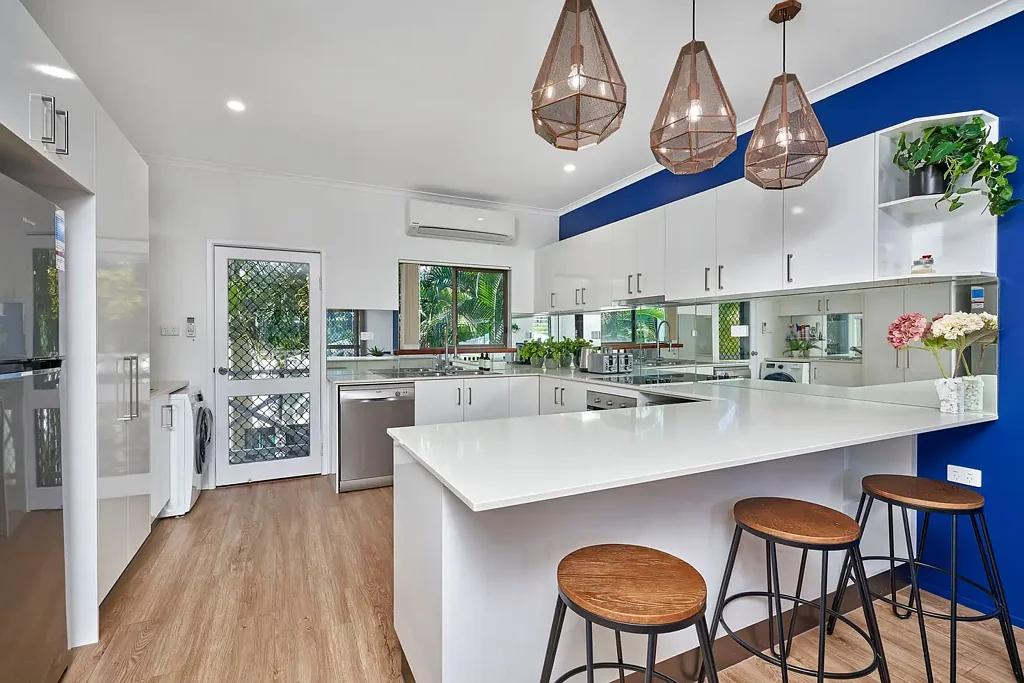 FURNISHED 3 BEDROOM UNIT STEPS AWAY FROM THE BEACH!