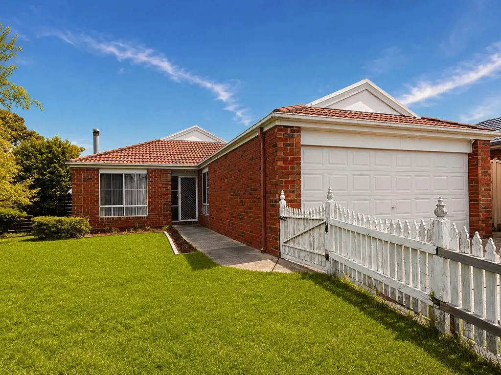 4 Bedroom family home with heating and cooling