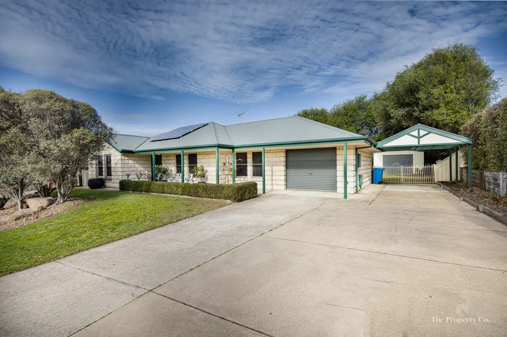 Mount Gambier 4Kwarto A Lifestyle Sanctuary with Comfort & Charm