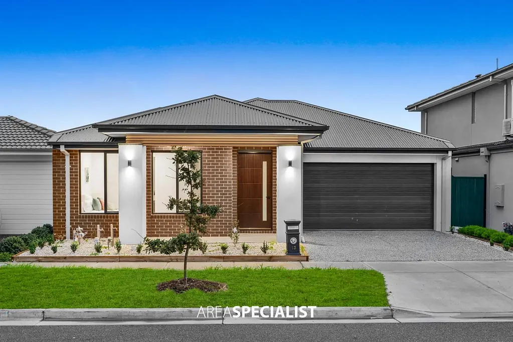 Clyde North 3房  Modern Comfort Meets Convenient Lifestyle Living