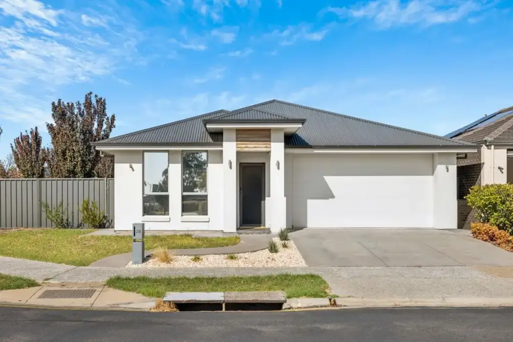 28 Shoalhaven Circuit, Mawson Lakes, SA 5095