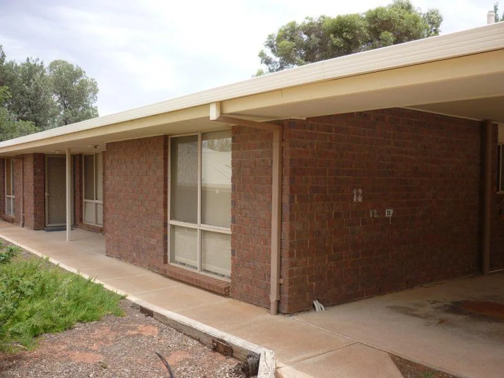 2 BEDROOM CLOSE TO THE CBD.