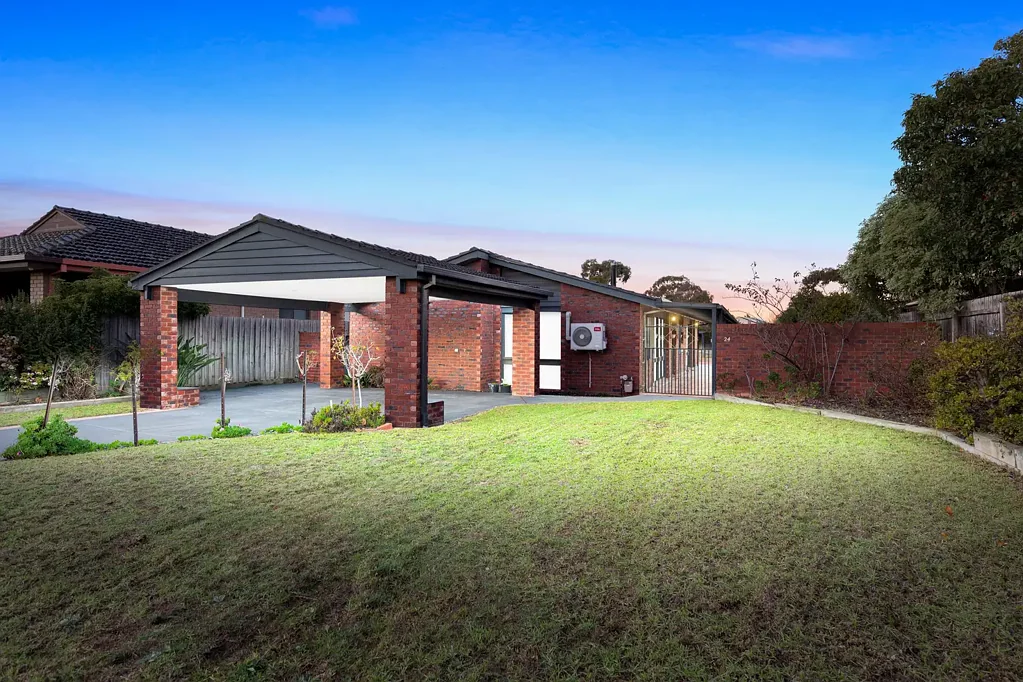 24 Akma Court, Taylors Lakes, VIC 3038