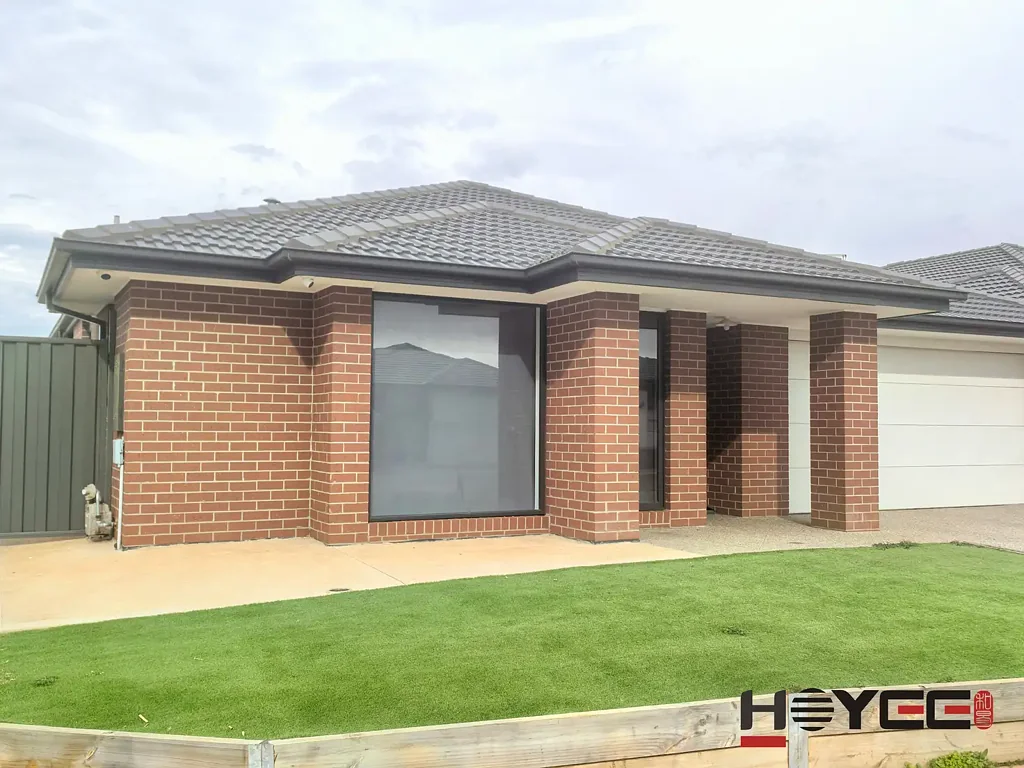 Spacious 4-Bedroom, 2-Bathroom Home in Melton South