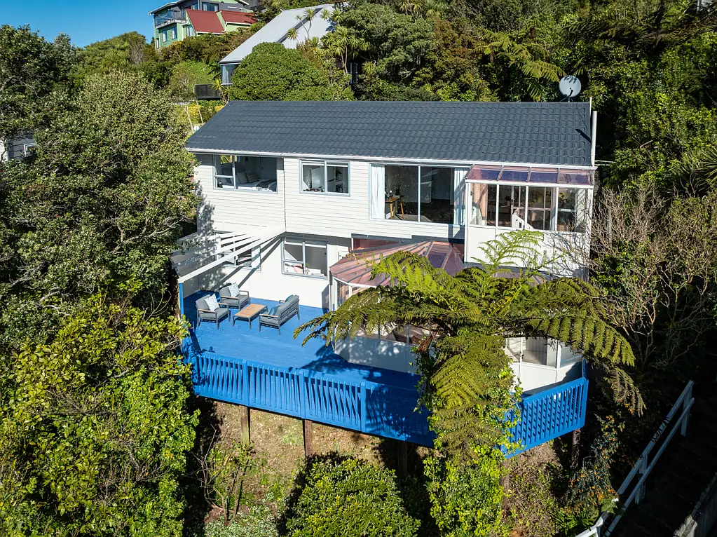 Karori 5ਬੈੱਡਰੂਮ 5-BEDROOM SUNNY & SECLUDED WITH VIEWS