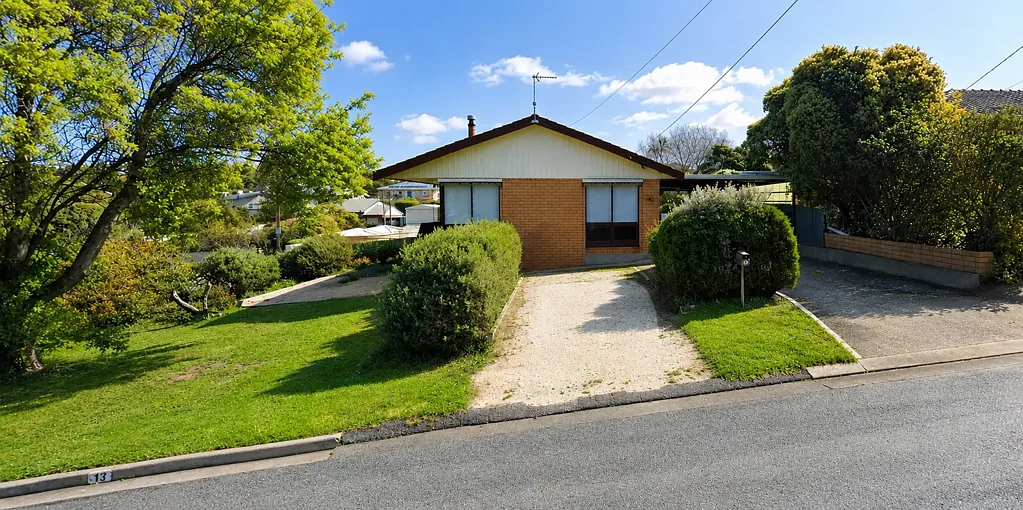 5 Bedroom 2 Bathroom Family Home