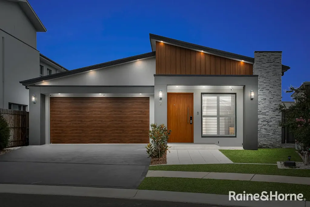 7 & 7a Baystone Street (Gables), Box Hill, NSW 2765