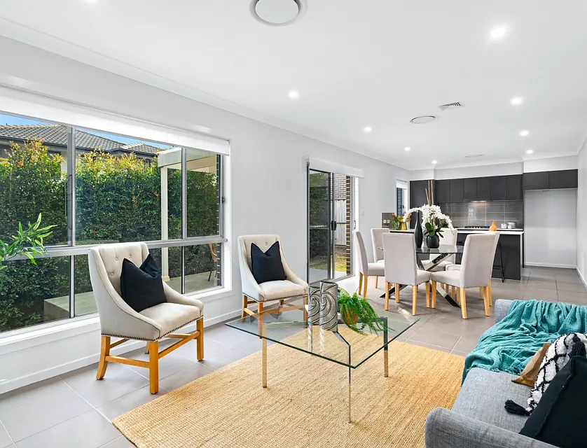 3/8 Whitechapel Avenue (Tallawong), Schofields, Outer Western Sydney, 4 침실, 2 욕실, House