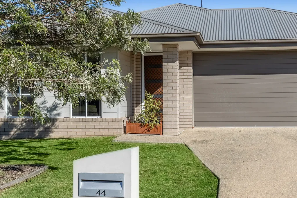 44 Ferguson Road, Westbrook, QLD 4350