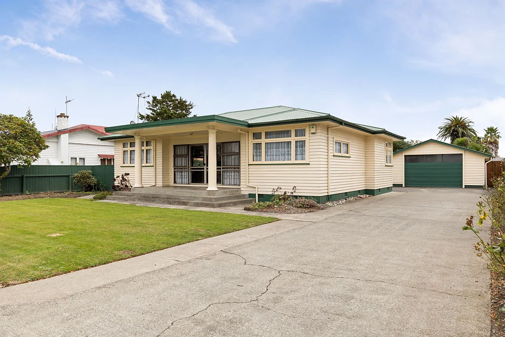 Palmerston North Central 3ห้องนอน A 1950's Stunner! 1016m2 of Freehold Land!