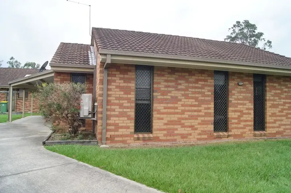 Walk to town and Schools - Affordable rent