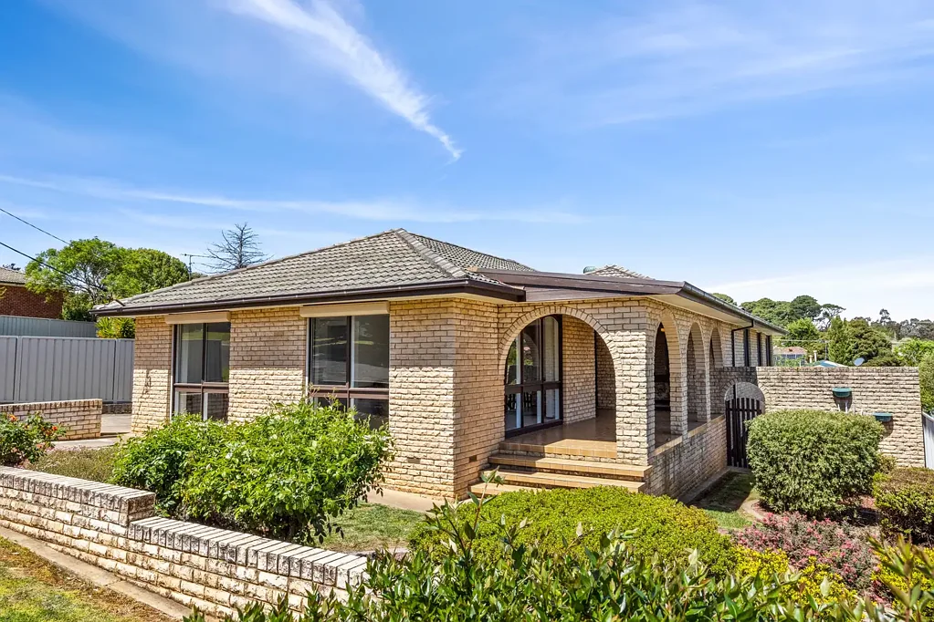 6 Bluett Street, Yass, NSW 2582