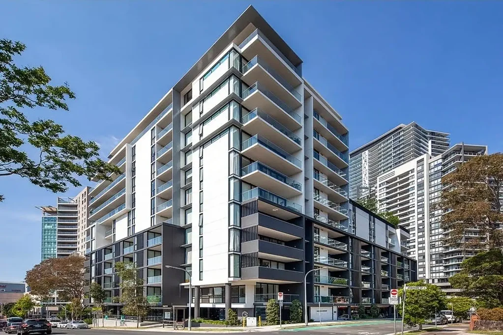 Large One Bedroom with Car Space, Available in Chatswood