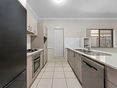 10 Hookes Terrace, Springfield Lakes, QLD 4300, 3 slaapkamers, 2 badkamers, House