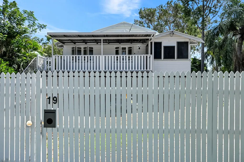 19 Kitchener Road, Pimlico, QLD 4812
