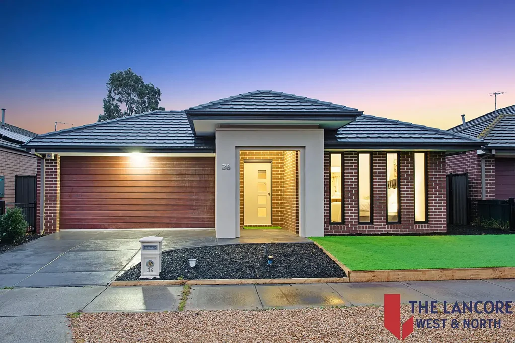 Tarneit 4 Bedroom 4 Bed | 2 Bath | 2 Car | 490m² Walk to Tarneit Rise Primary & Shops