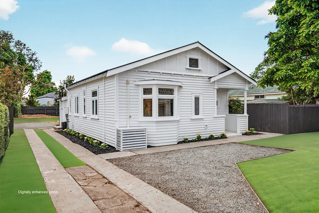 Fairfield 4房 1920年代经典翻新别墅！LIM报告备妥+大型露台+全围栏后院，圣诞节前最后契机！ Four bedroom 1920's villa - must sell before Xmas!