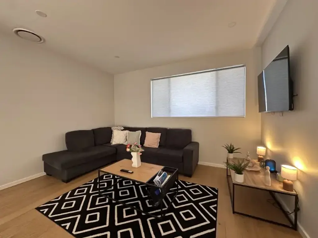 Modern Furnished Room in Prime Charlestown Location – Utilities Included