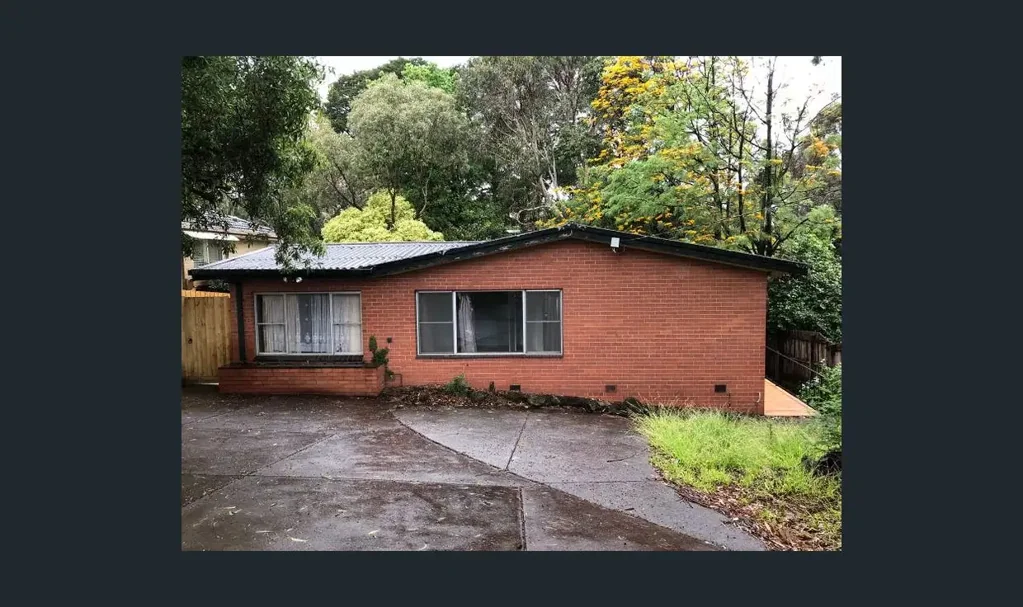 Spacious 4-Bedroom Home in a Convenient Mount Waverley Location